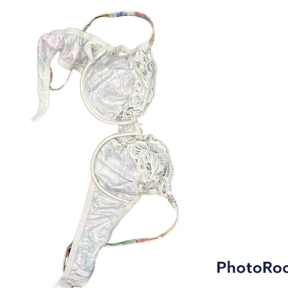 VINTAGE Victoria Victoria’s Secret Lace Floral Lingerie Bra - Picture 3 of 5